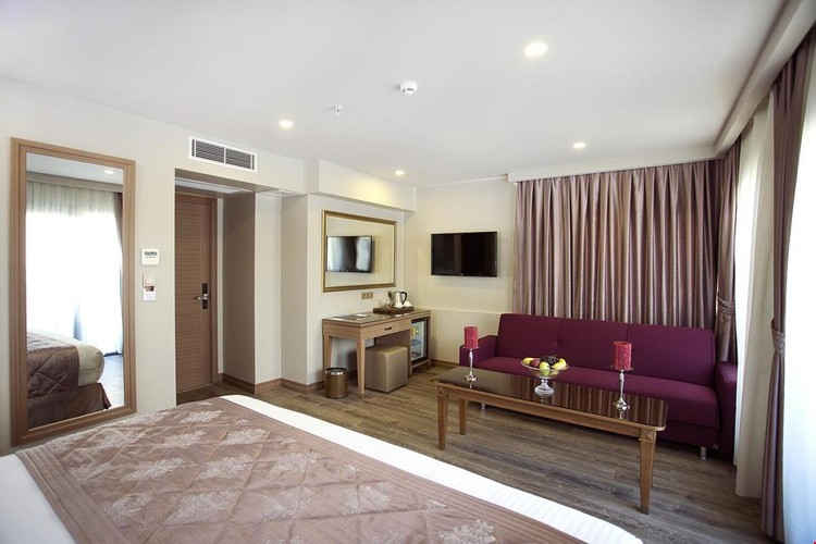 Luxury Oda, Kara Manzaralı