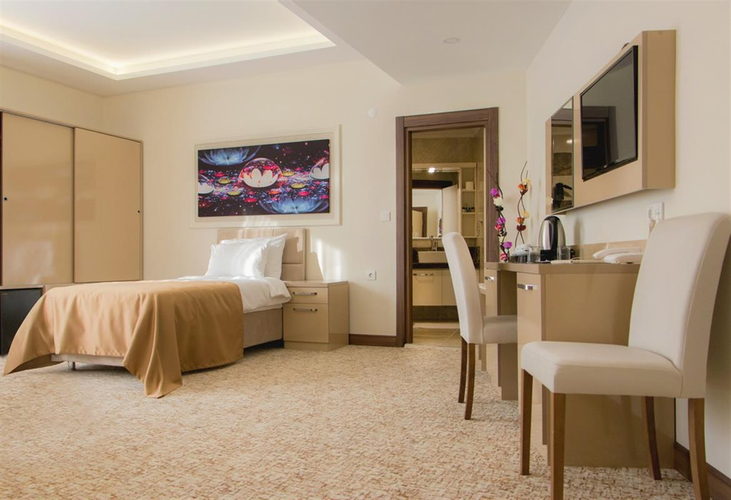 Family Room, City View