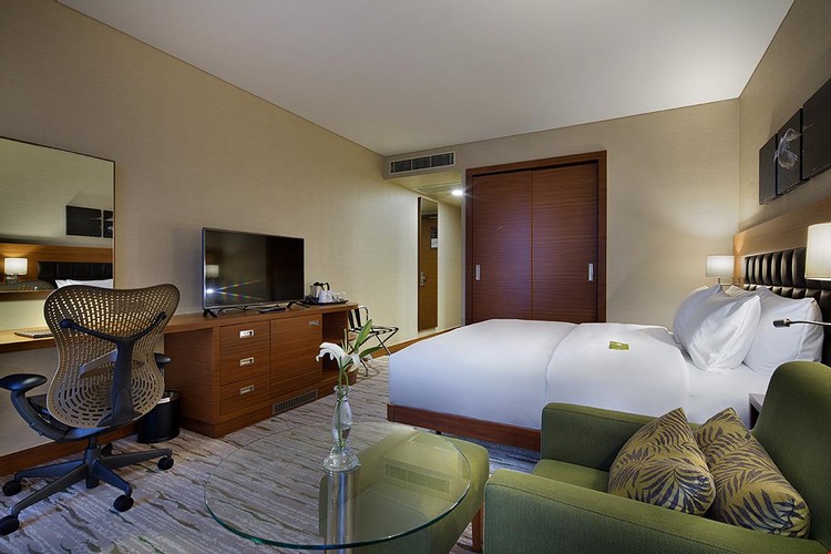 Çift Kişilik , Deniz Manzaralı