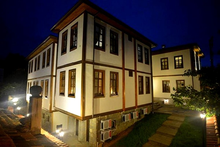 Kanoğlu Konağı