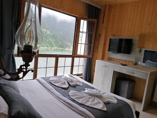 Standart Oda, Göl Manzaralı