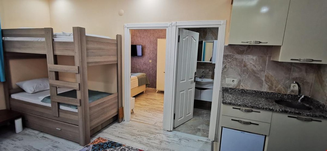 Suit Oda, Bahçe Manzaralı