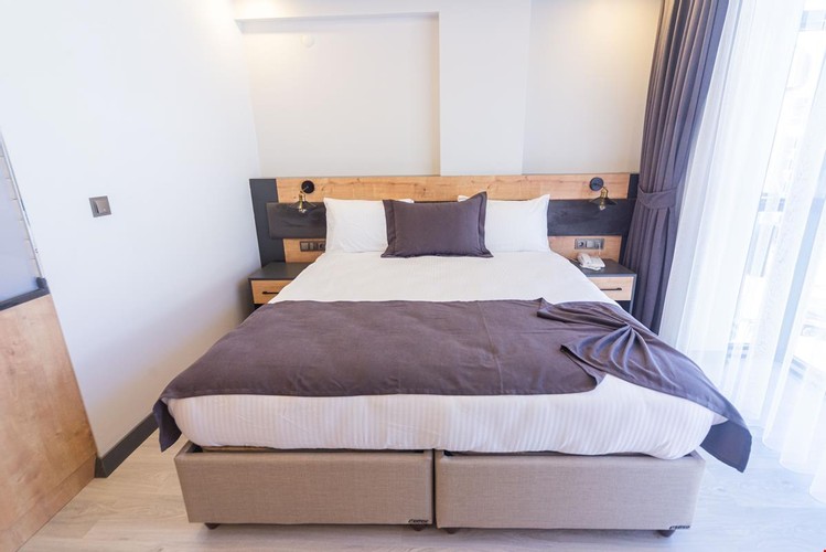 Honeymoon Suite Room