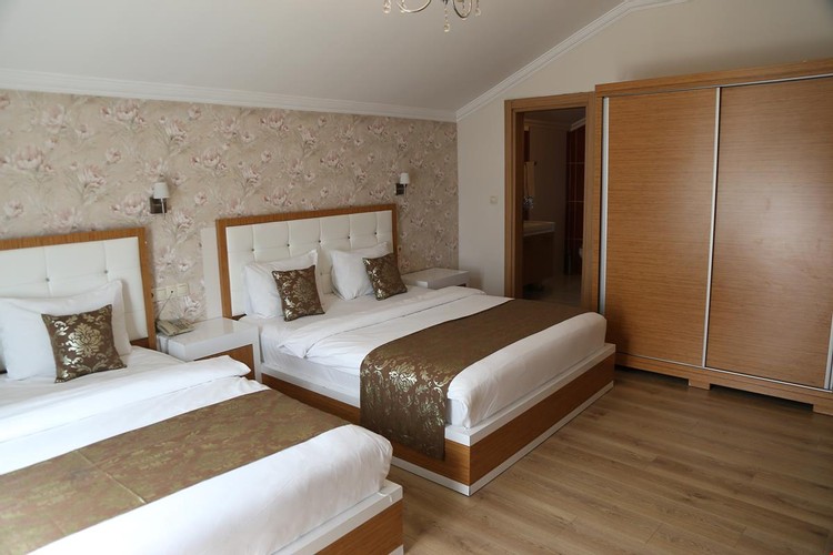 Standard Room (4 Person)