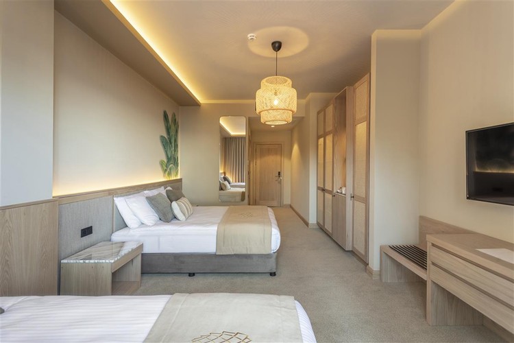 Deluxe Room, Sea View (3 Person, Balcony)