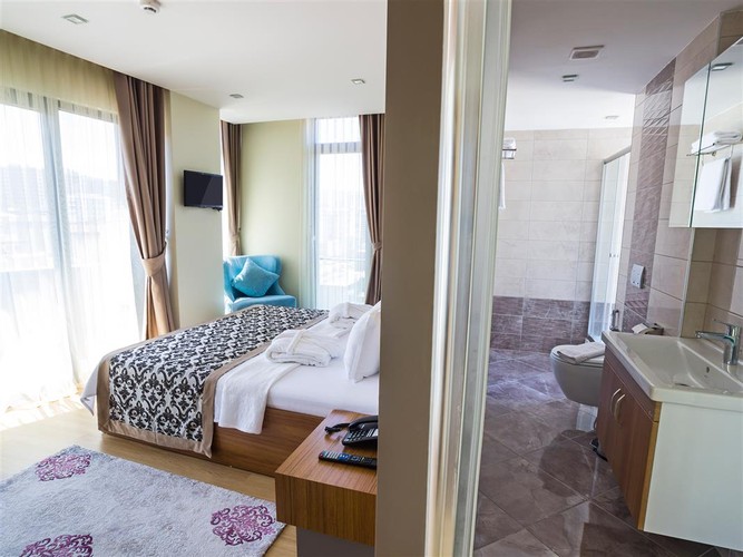 Aile Suit Odası, Kısmi Deniz Manzaralı