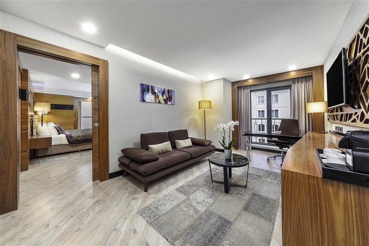 Junior Suit Oda, Şehir Manzaralı