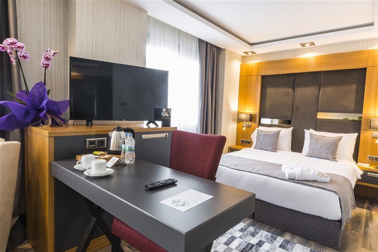 Deluxe Oda, Kara Manzaralı