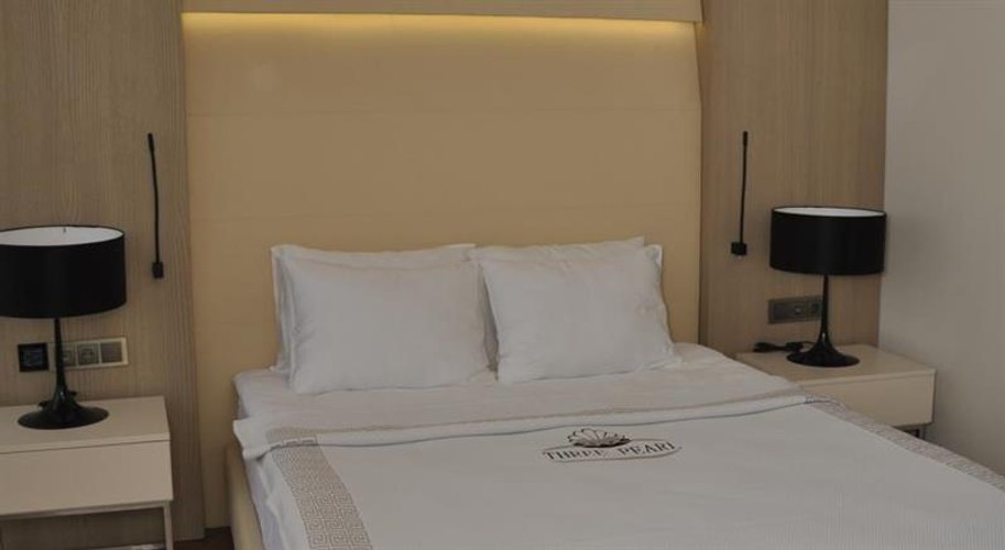 Deluxe Room, Land View