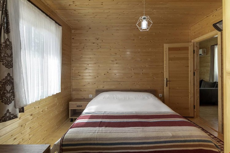 Bungalov, Havuz Manzaralı