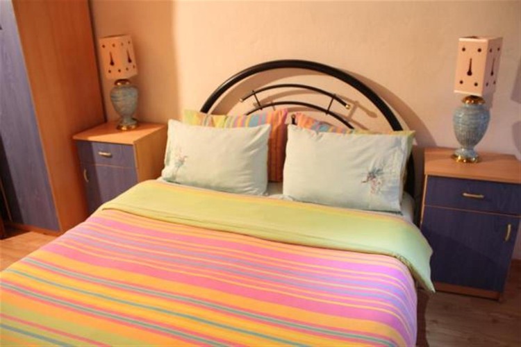 Suit Oda, Havuz Manzaralı